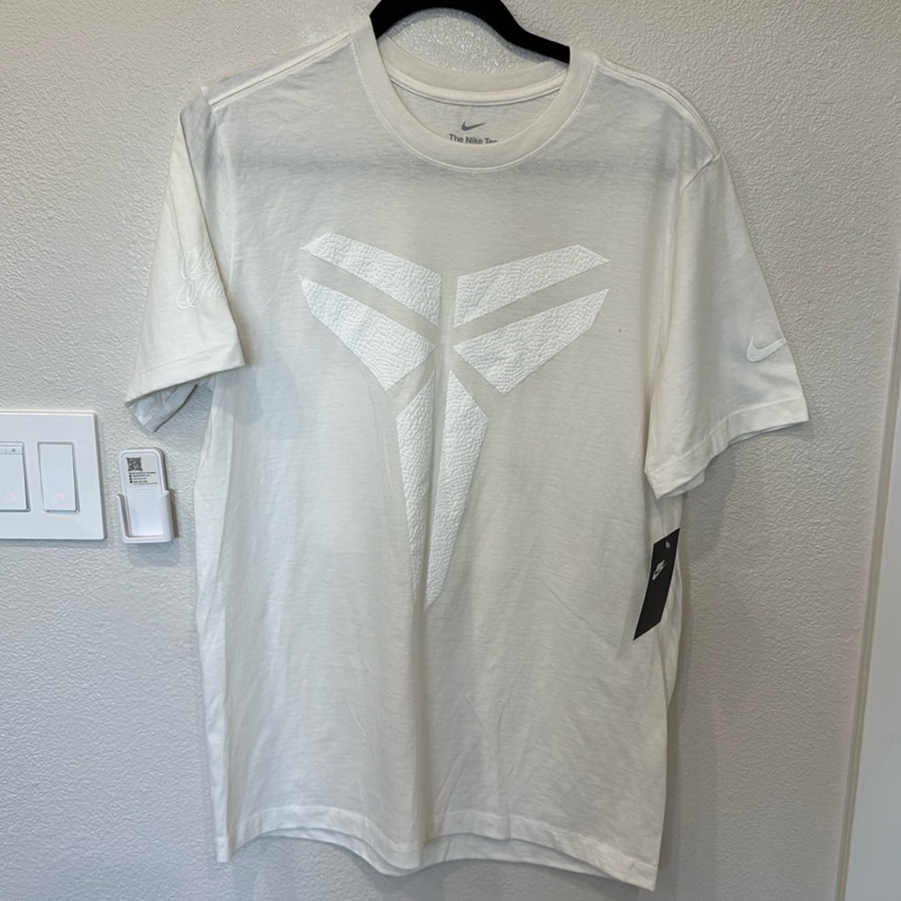 KOBE WHITE NIKE TEE BRAND NEW WITH TAGS